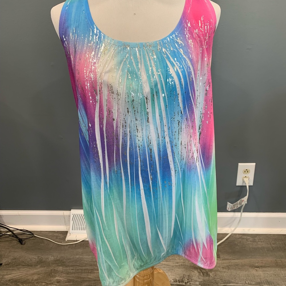 Maurice’s Vibrant Multi-Color Tank